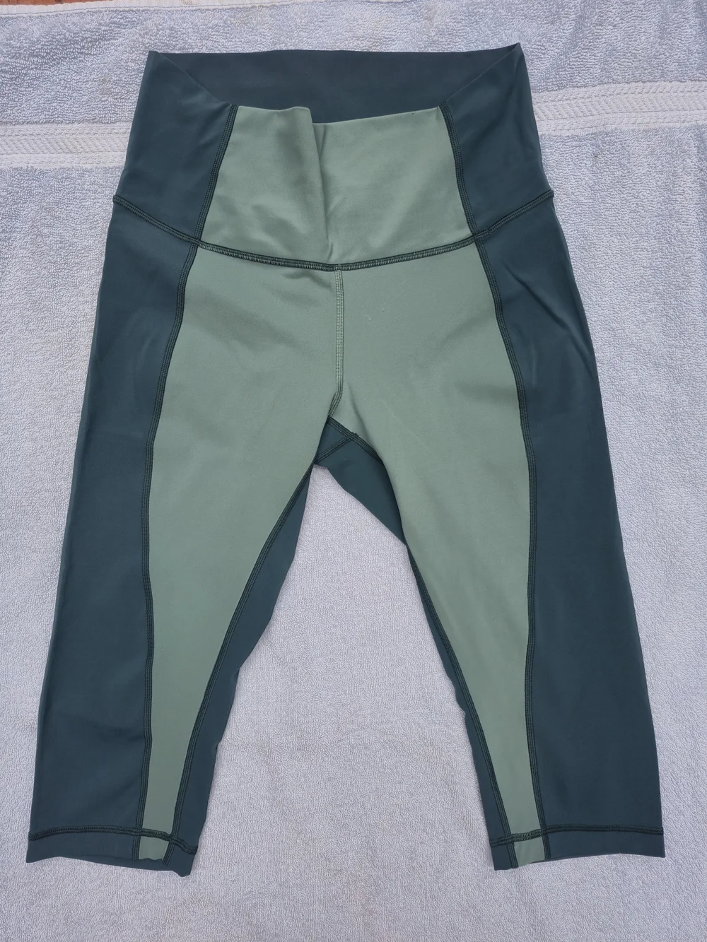 lululemon athletica Two-Tone Olive & Forest Green High-Rise Capri Leggings